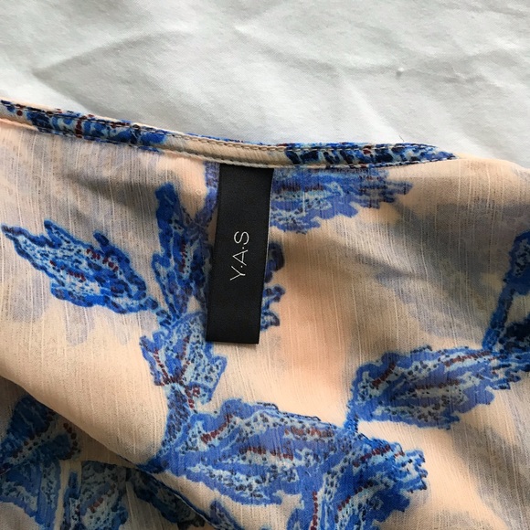 ASOS Y.A.S Petite long sleeve floral tea dress - Picture 3 of 3